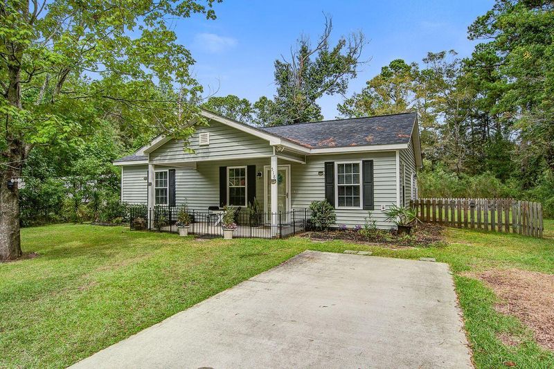 518 Renau Blvd, Summerville, SC 29483