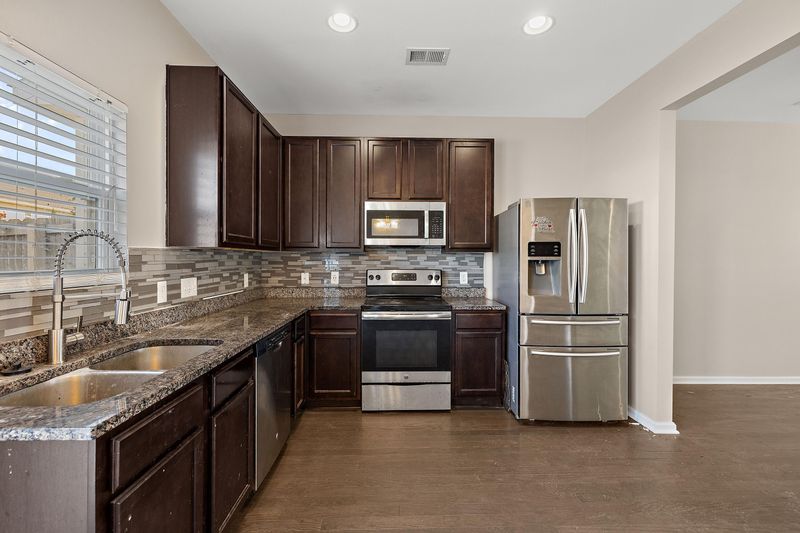 9205 Southern Oak Ln, Ladson, SC 29456