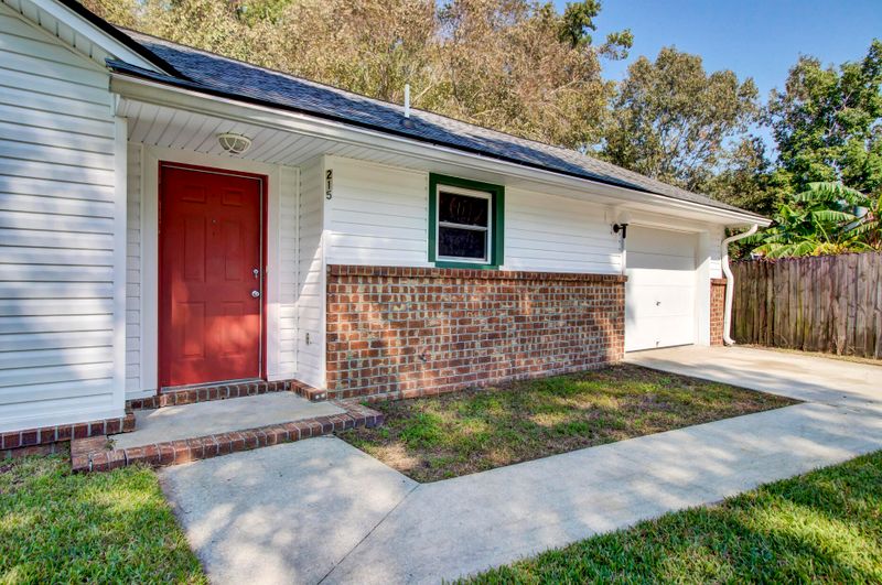 215 Glenda Vw, Ladson, SC 29456