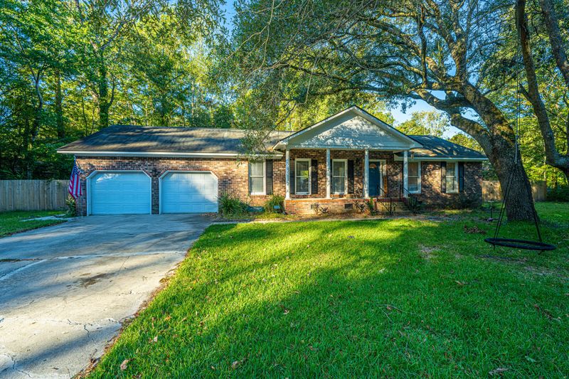 114 Retriever Ln, Summerville, SC 29485