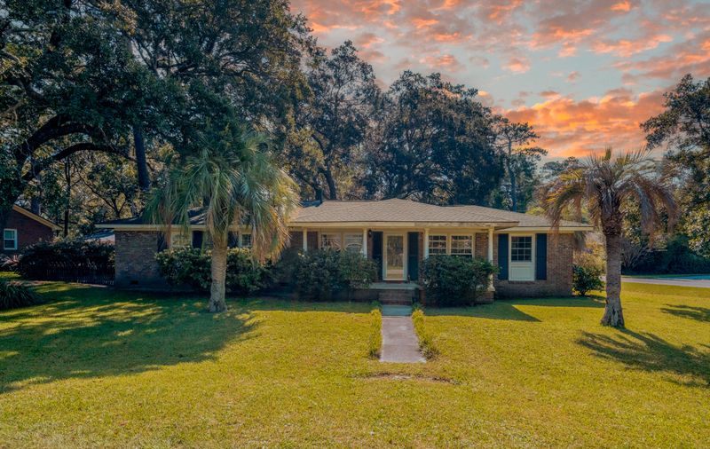673 Middlewood Dr, Charleston, SC 29412