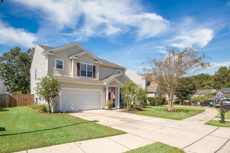 211 Chipping Sparrow Dr, Summerville, SC 29485
