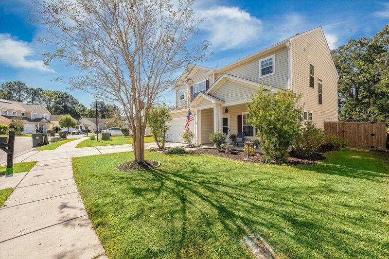 211 Chipping Sparrow Dr, Summerville, SC 29485
