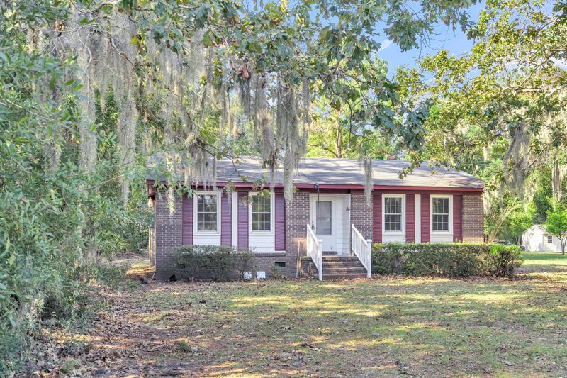 1203 Happyland Blvd, Mount Pleasant, SC 29466