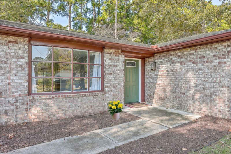 4968 Foxwood Dr, North Charleston, SC 29418