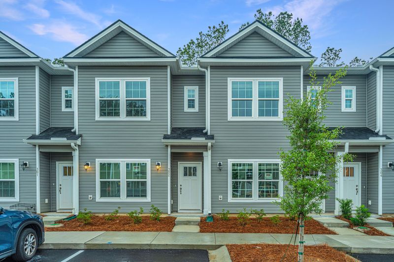 601 Twin Rivers Dr, Wando, SC 29492