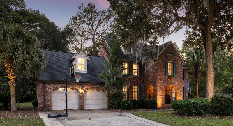 1018 Royalist Rd, Mount Pleasant, SC 29464