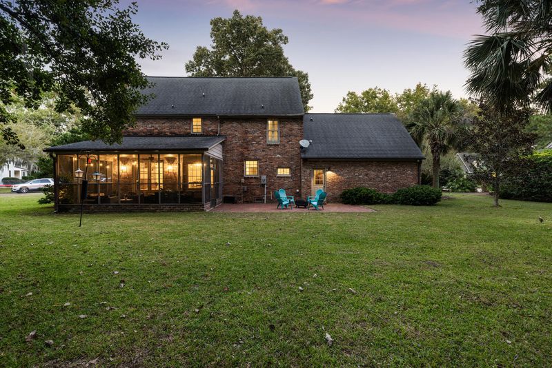1018 Royalist Rd, Mount Pleasant, SC 29464