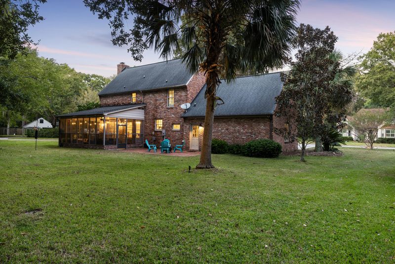 1018 Royalist Rd, Mount Pleasant, SC 29464