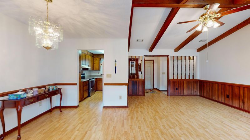 219 Horseshoe Dr, Goose Creek, SC 29445