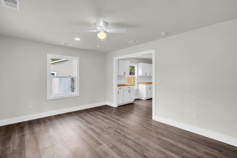 5806 Sedgefield Dr, Hanahan, SC 29410