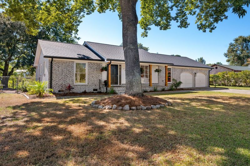 151 N Lakeshore Dr, Goose Creek, SC 29445