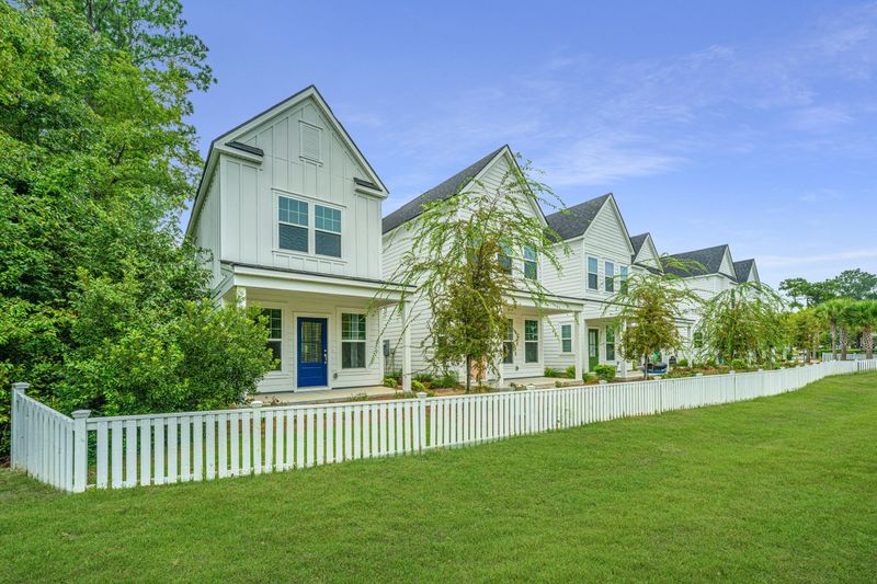 1535 Foster Creek Rd, Hanahan, SC 29410