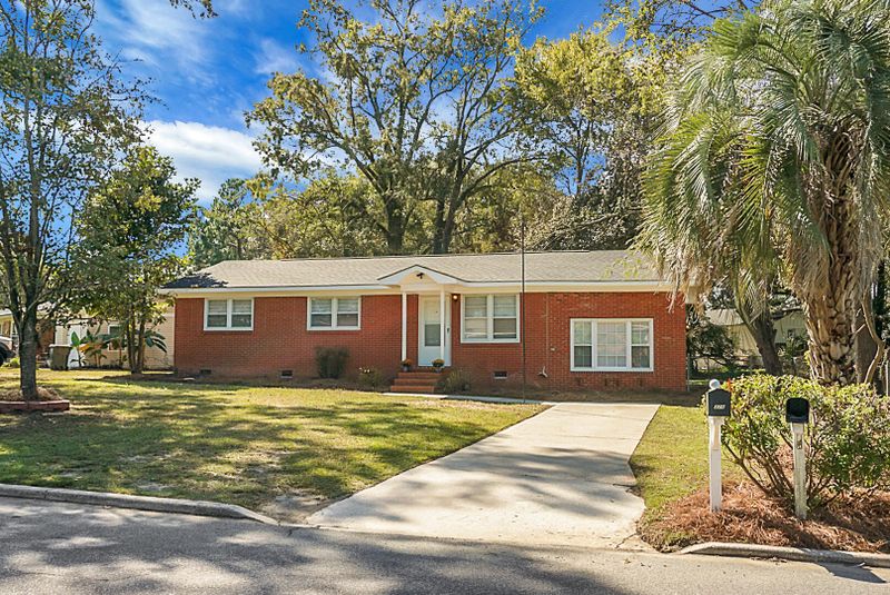 325 Oxford Rd, Ladson, SC 29456