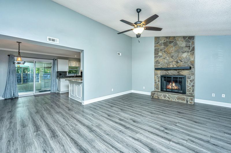 112 Bridgecreek Dr, Goose Creek, SC 29445