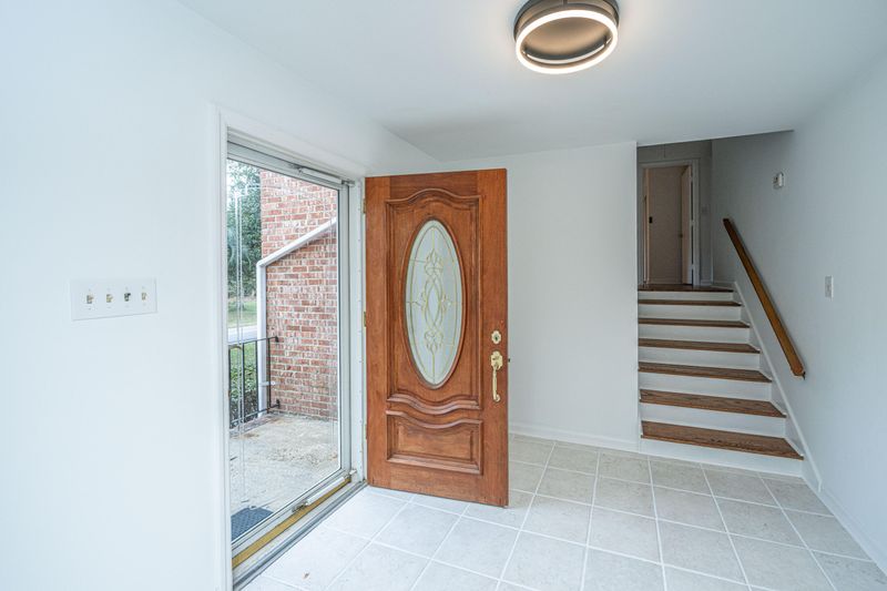 728 Fort Sumter Dr, Charleston, SC 29412