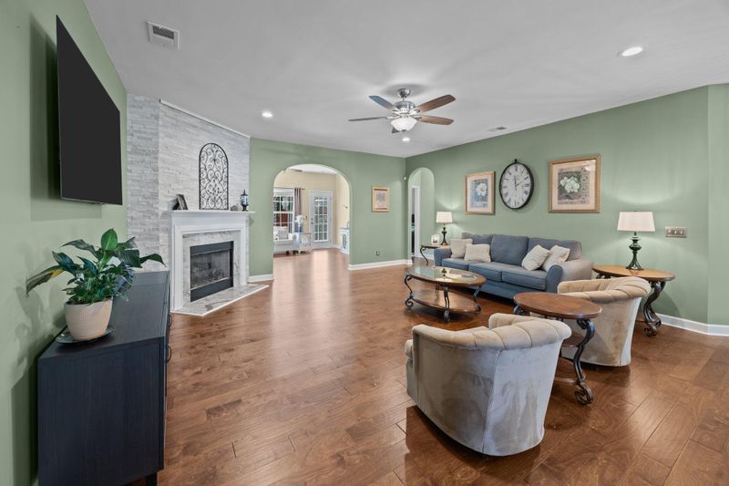 185 Berwick Dr, Summerville, SC 29483