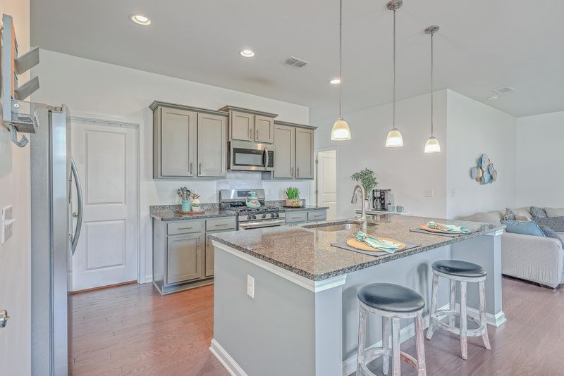812 Neosho Ct, Moncks Corner, SC 29461