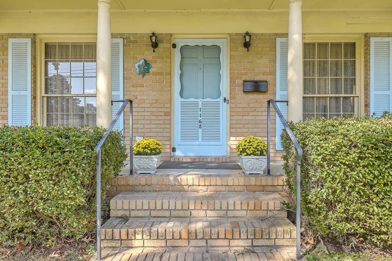 1168 Symmes Dr, Charleston, SC 29407