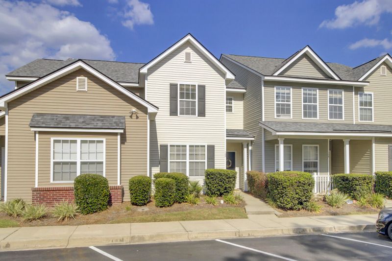 102 Woodward Rd, Goose Creek, SC 29445