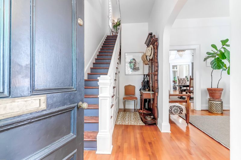 8 Savage St, Charleston, SC 29401