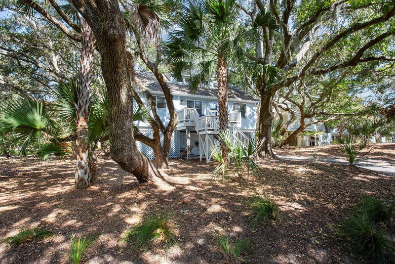 522 Cobby Creek Ln, Seabrook Island, SC 29455