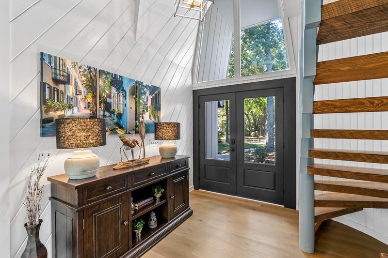 901 Plantation Ln, Mount Pleasant, SC 29464