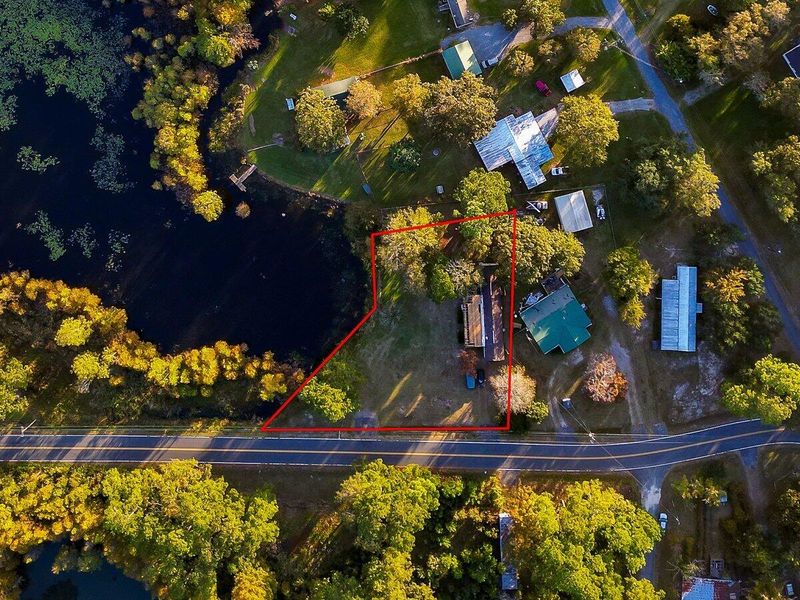 1129 Longpoint Rd, Cross, SC 29436