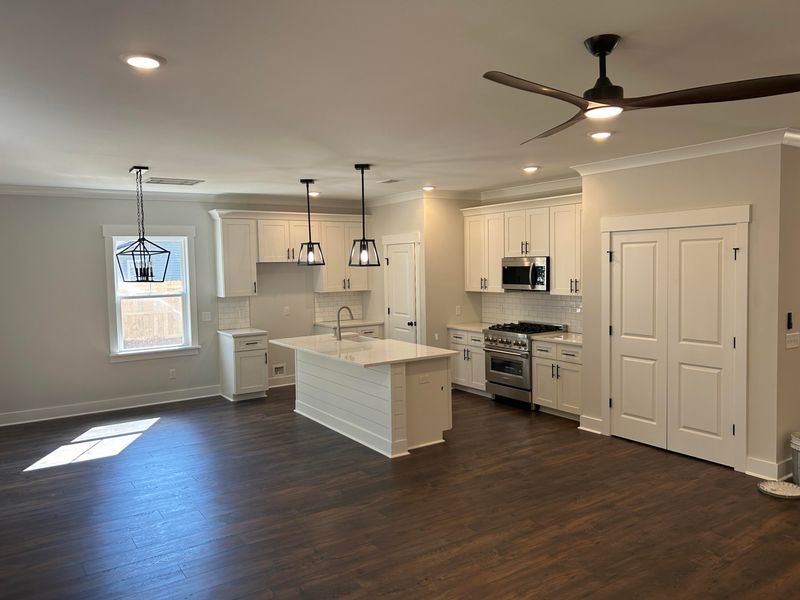 588 Riser Dr, Charleston, SC 29412