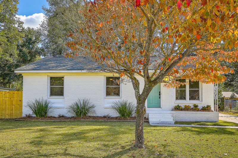 3325 Dublin Rd, North Charleston, SC 29420