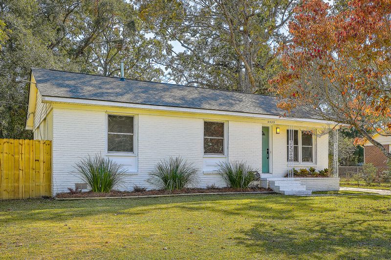 3325 Dublin Rd, North Charleston, SC 29420