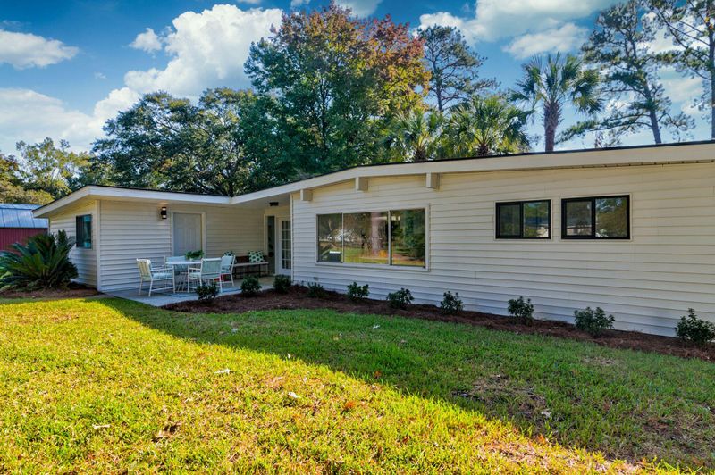 2305 Parsonage Rd, Charleston, SC 29414