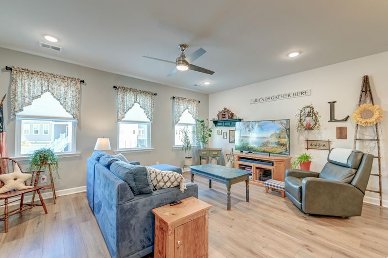175 Winding River Dr, Johns Island, SC 29455