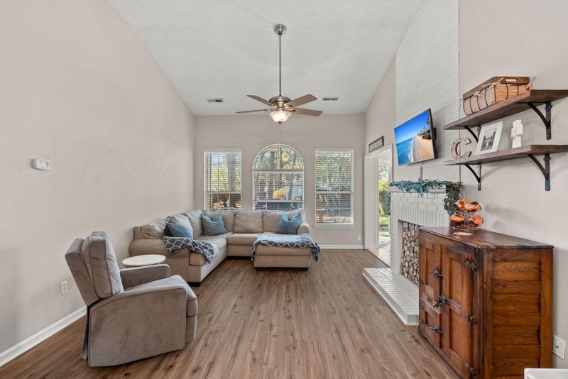 102 Seavington Ct, Summerville, SC 29485