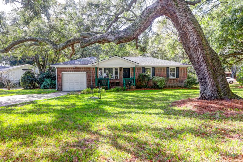 925 Center St, Mount Pleasant, SC 29464