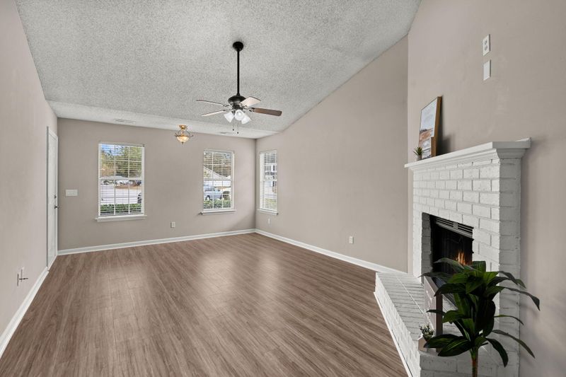 8445 Battle Forest Dr, North Charleston, SC 29420