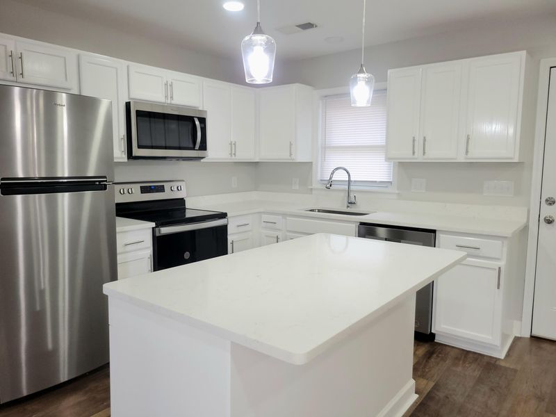 204 Blossom St, Goose Creek, SC 29445