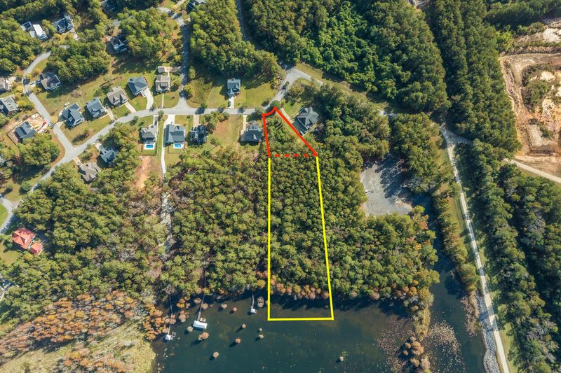 103 Waters Edge Ln, Moncks Corner, SC 29461