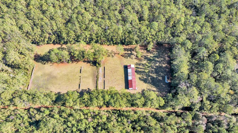9154 Old Georgetown Rd, Mcclellanville, SC 29458