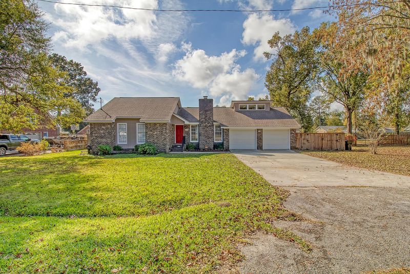 1334 Old Fort Rd, Moncks Corner, SC 29461