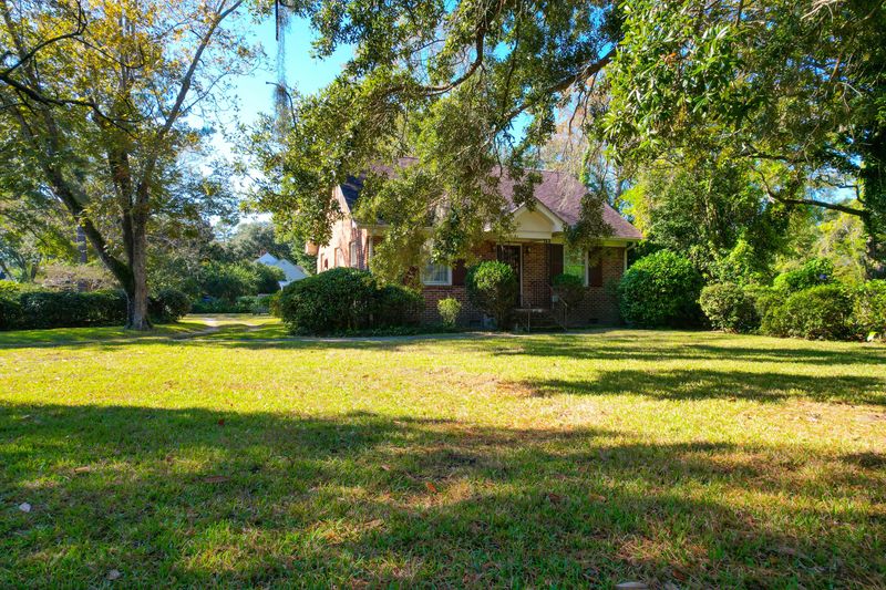 128 Folly Rd Blvd, Charleston, SC 29407
