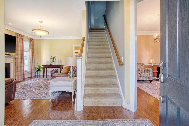 203 Silverwood Ln, Summerville, SC 29485