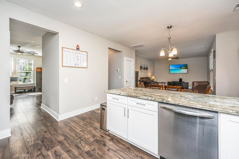 154 Pecan Dr, Summerville, SC 29483