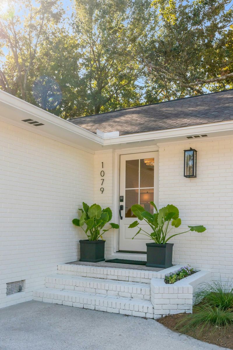 1079 Cottingham Dr, Mount Pleasant, SC 29464
