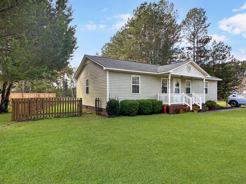 109 Sharon Ln, Saint George, SC 29477