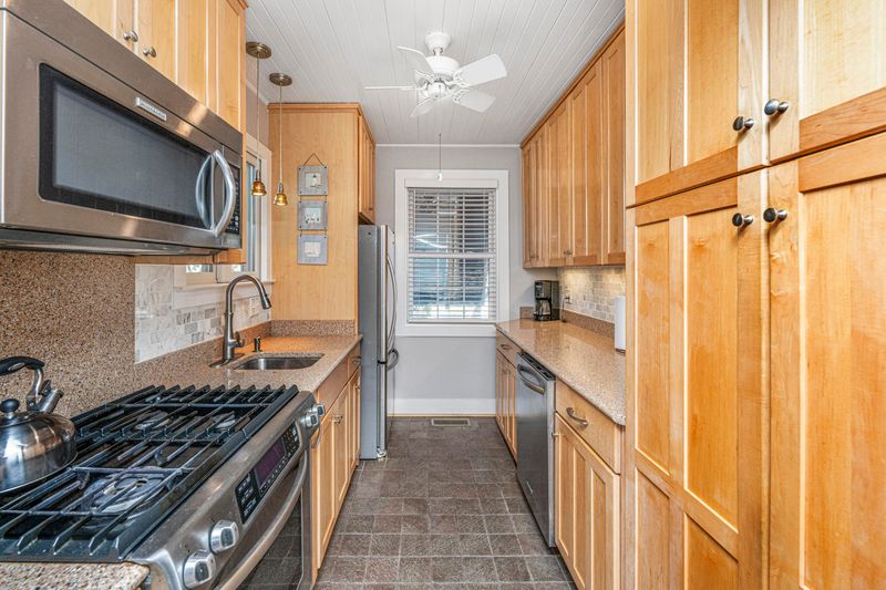 920 E Cooper Ave, Folly Beach, SC 29439