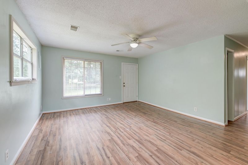 2191 Birds Nest Rd, Wadmalaw Island, SC 29487