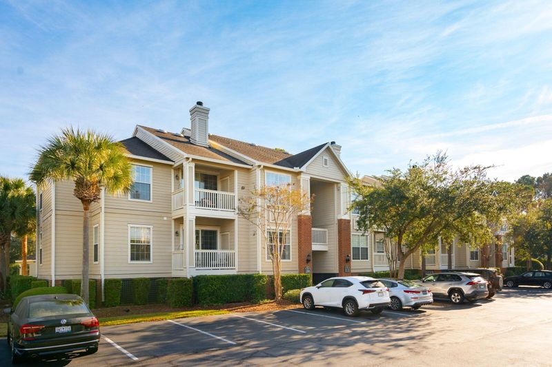 1600 Long Grove Dr #213, Mount Pleasant, SC 29464