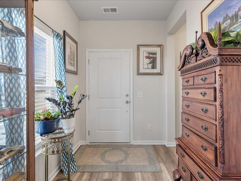 1247 Darling St, Summerville, SC 29485