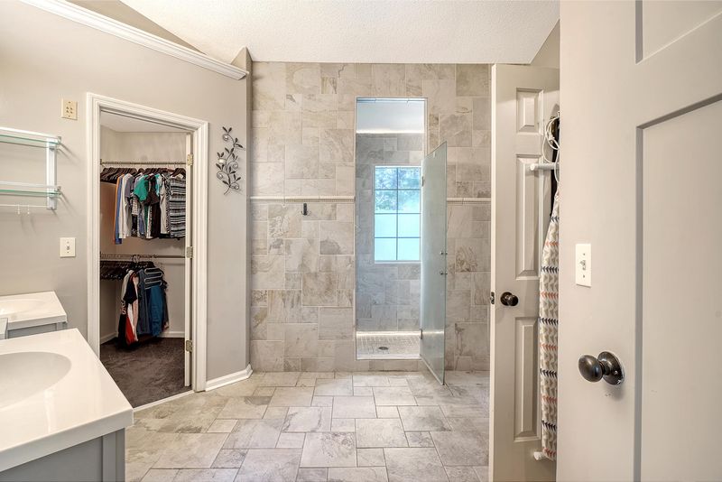 5423 S Gregg S Landing Dr, North Charleston, SC 29420
